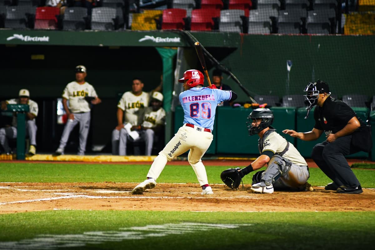 Debuta el veracruzano Brayan Valenzuela con El Águila