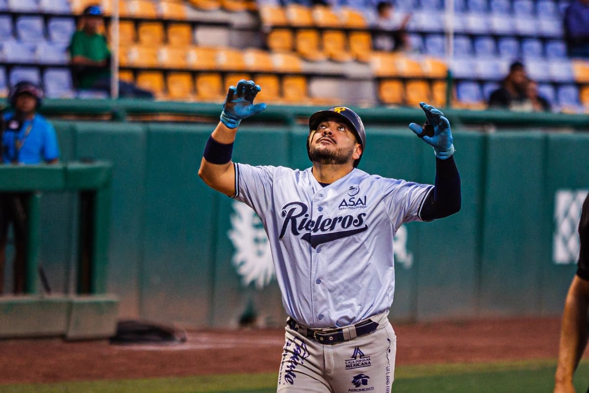Rieleros asegura la serie ante los Dorados en extra innings