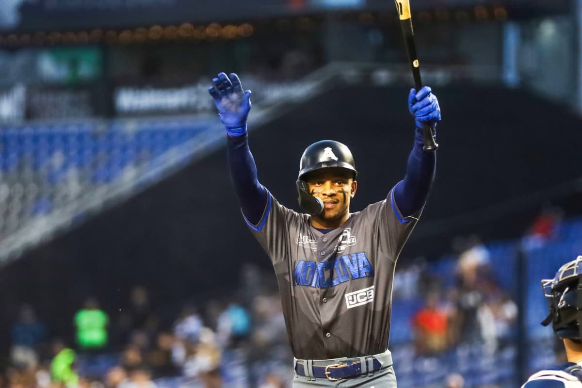 Acereros vence a Monterrey en duelo de volteretas y la serie se definirá este jueves