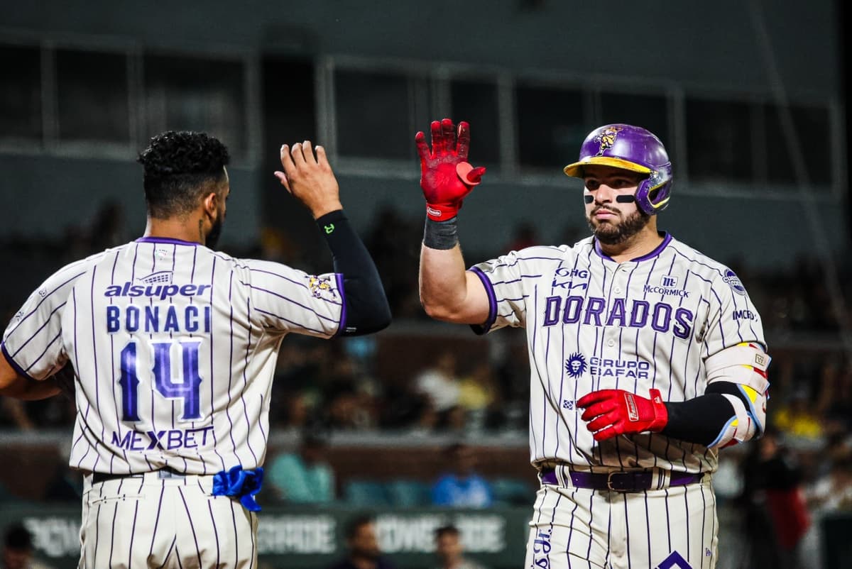 Dos jonrones de Juan Yépez guían a los Dorados al triunfo en Saltillo
