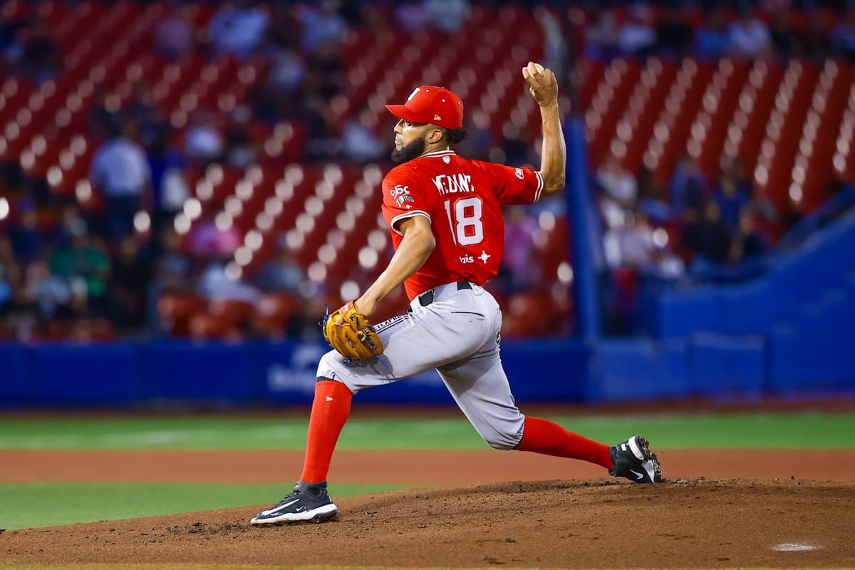 De la mano de Adonis Medina Toros emparejan la serie en el Panamericano
