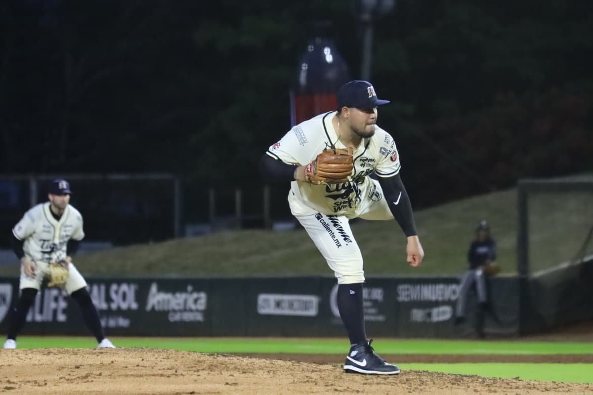 De la mano de Alex Delgado Tigres le empareja la serie a Pericos