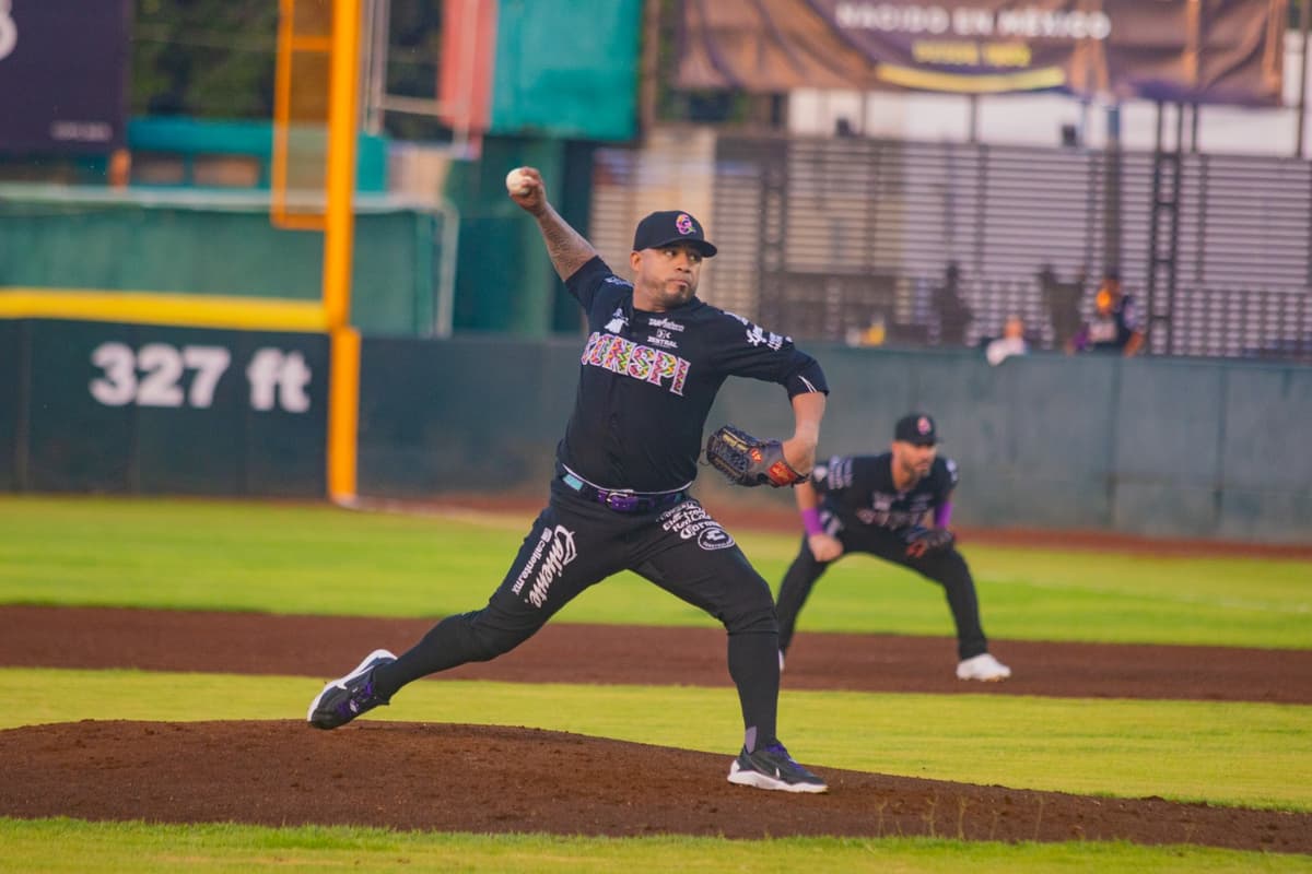 De la mano de Junior Guerra los Conspiradores empatan la serie en Campeche