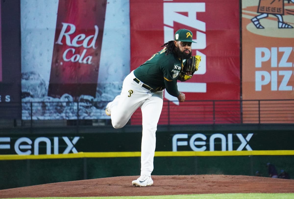Antonio Santos llega a 10 victorias y los Pericos le pegan a El Águila en el primero de la serie