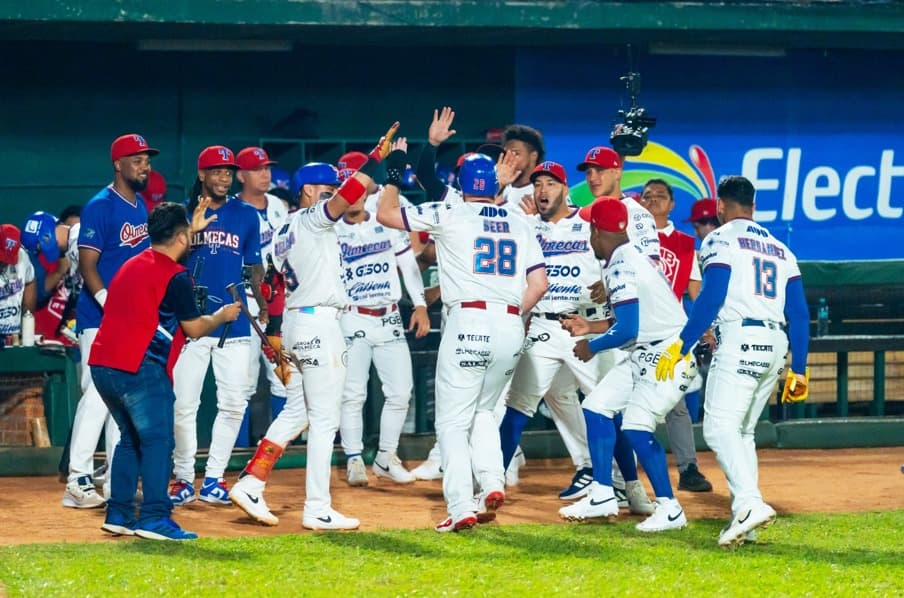 Alan Espinoza con jonrón coloca a Olmecas en la Serie de Campeonato