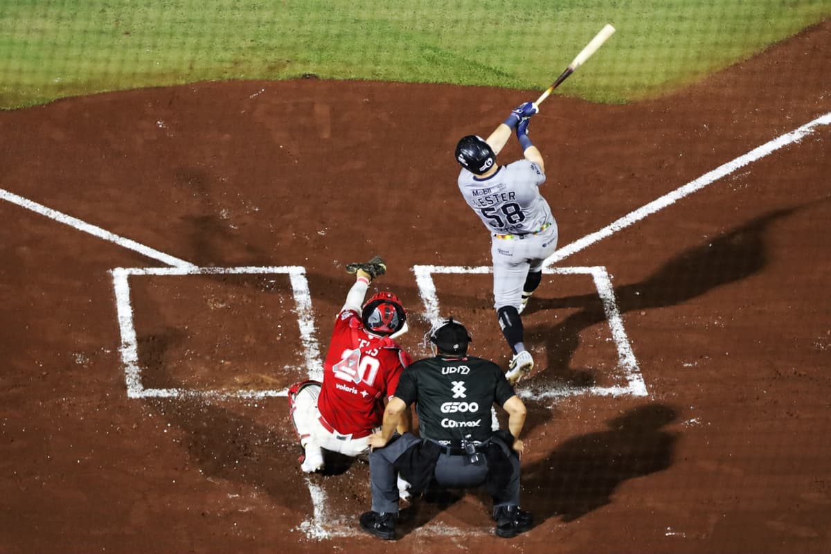 Par de bambinazos de Lester y Sultanes igualó la Serie de Campeonato ante Toros