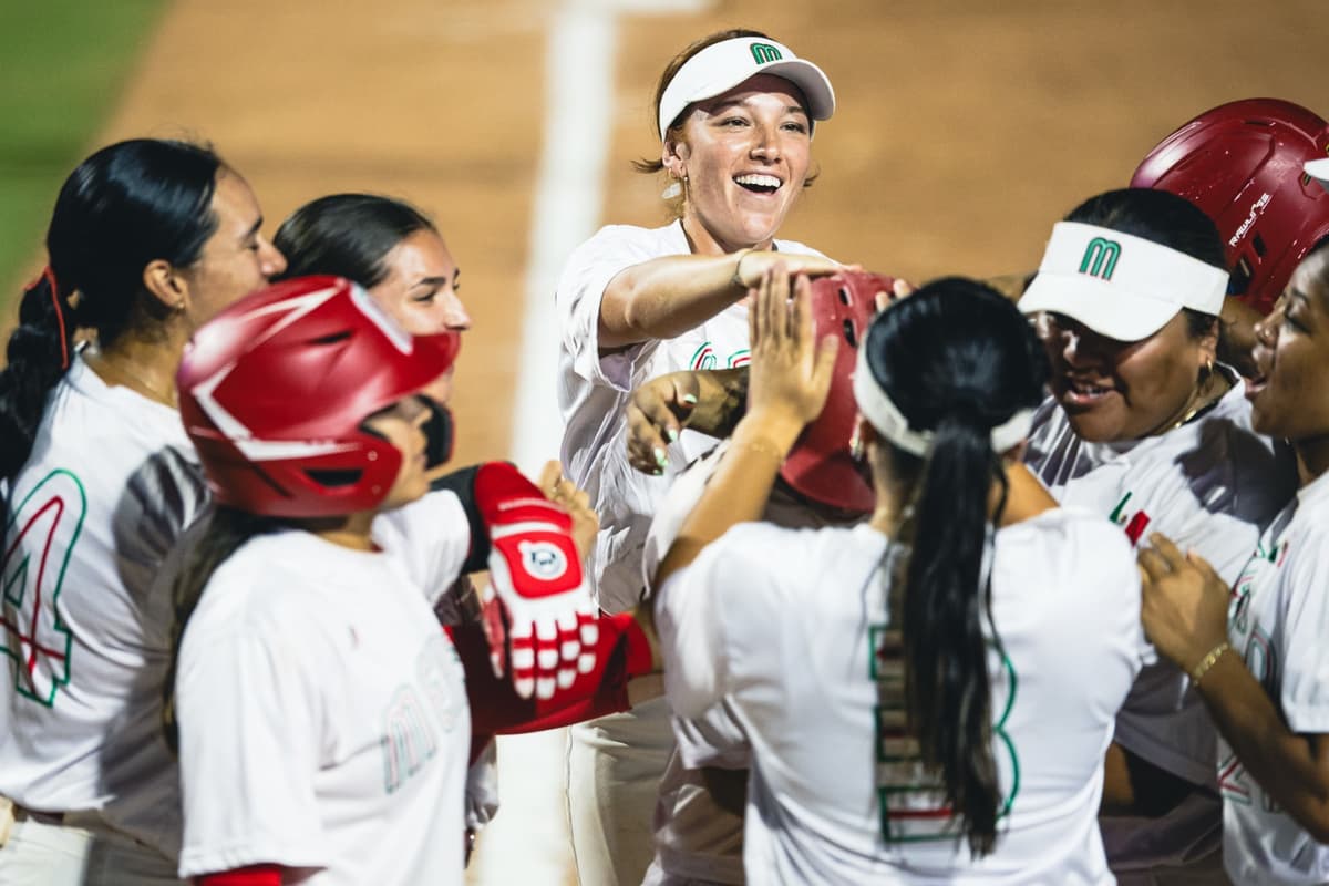 Gloriosas avanzan a finales de Mundial de Softbol Femenil