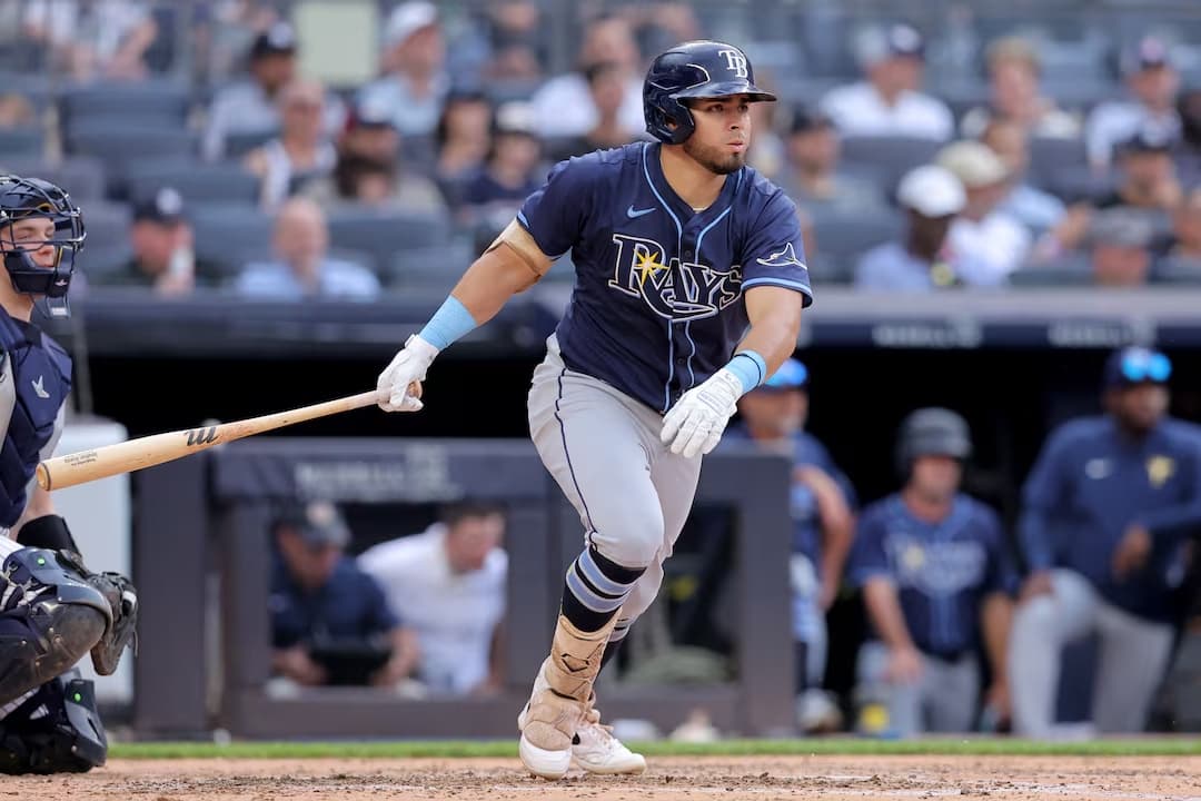 Jonathan Aranda, egresado de la Academia de los Toros, de vuelta en la postemporada de MLB