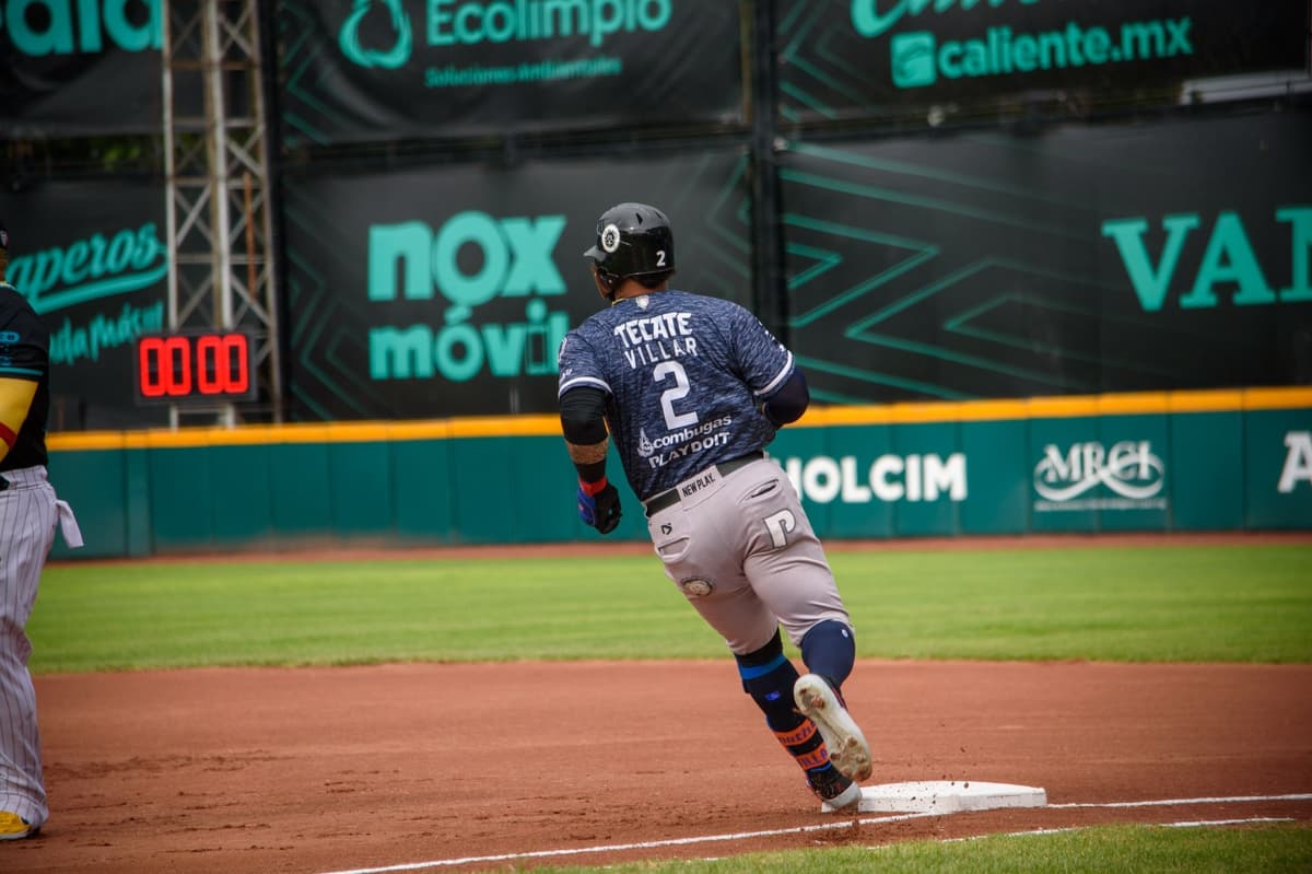 Algodoneros derrota a Saraperos   11-8 y se queda con la serie