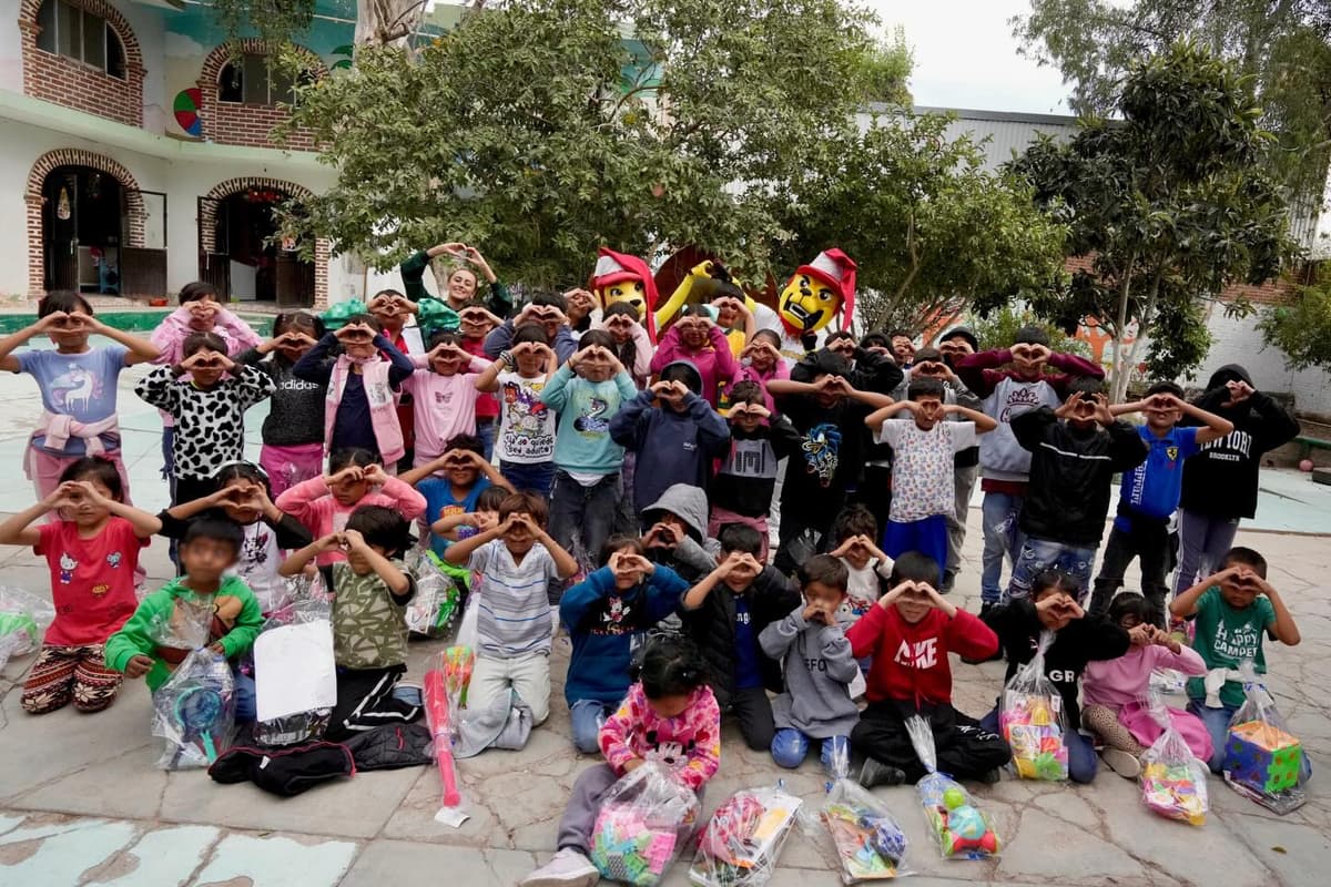 Bravos reparte alegría y esperanza a pequeños de la Casa Hogar Rhuaa