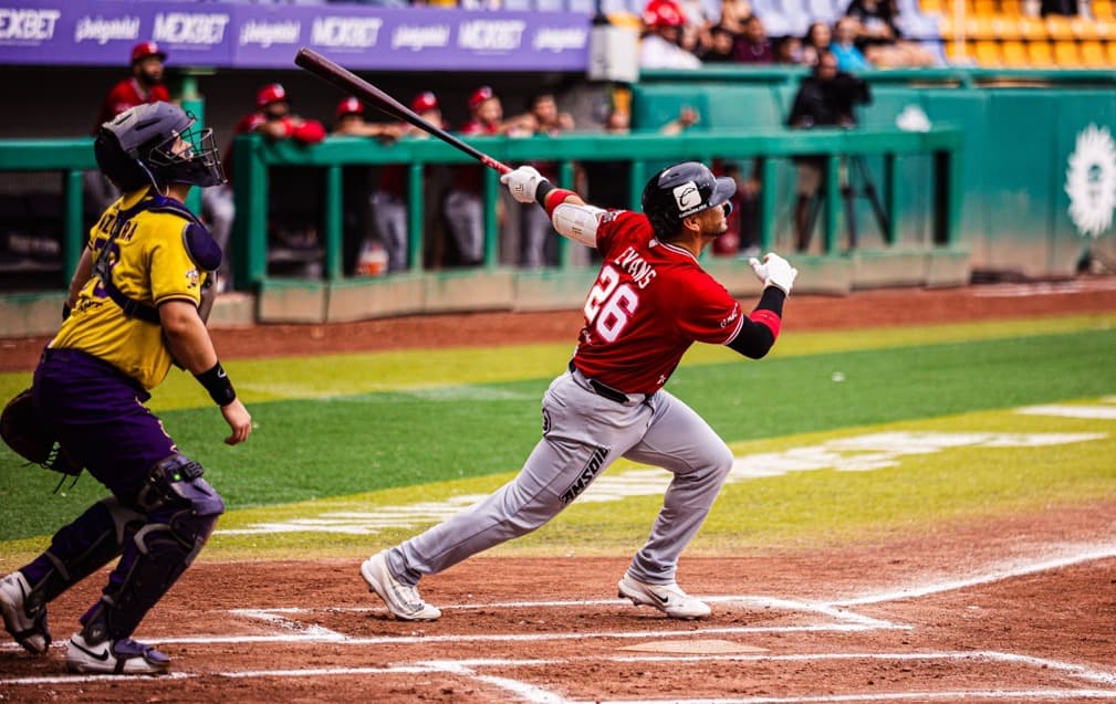 Los Toros vienen de atrás para vencer a Dorados en el Héctor Espino